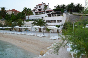 Гостиница Beach Villa Bozikovic  Подстрана